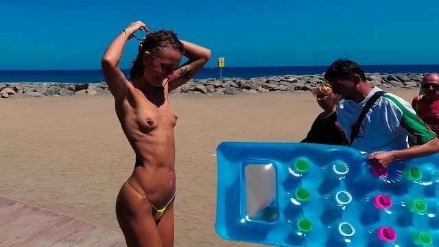 Travel Nude - Girl With Short Boobies Topless in Shower on the Outside  Beach - FreePublicPorn.com